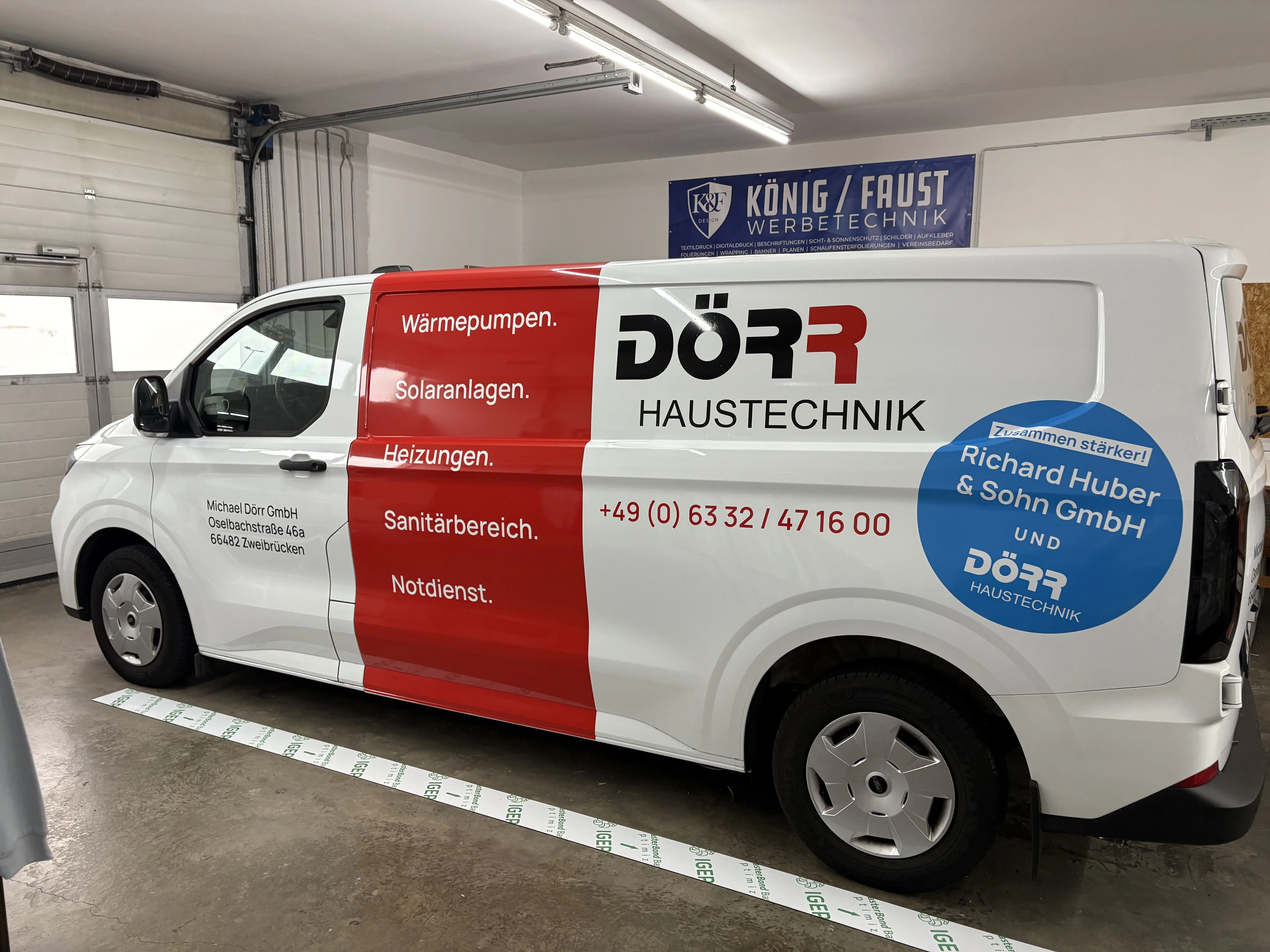 Fahrzeugbeschriftung Transporter